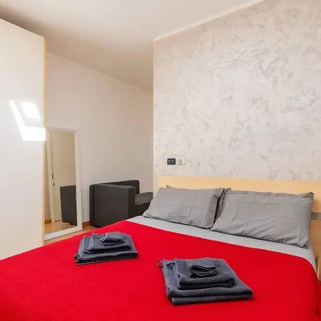 Smart Mondo - Holiday & Business Apartment * بولونيا